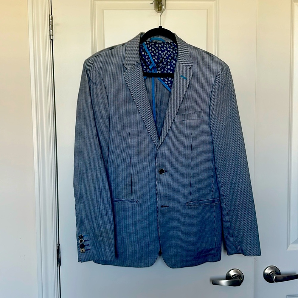Men’s Blazer. Purchased at Harold’s in UK. Lightly worn. Great condition!